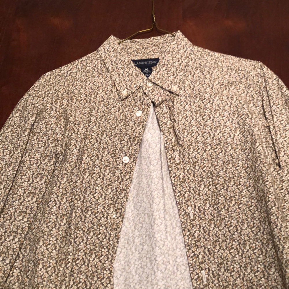 Long-sleeves floral print.